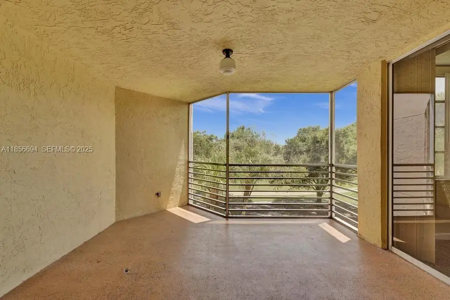 9520 Seagrape Dr #306, Davie, FL 33324 - Image #3