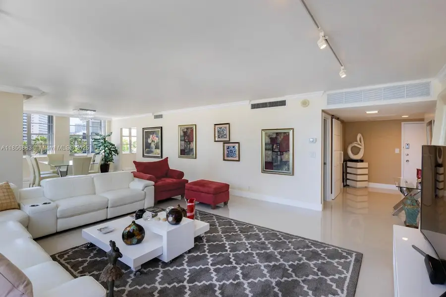 5660 Collins Ave #4B, Miami Beach, FL 33140 - Image #3