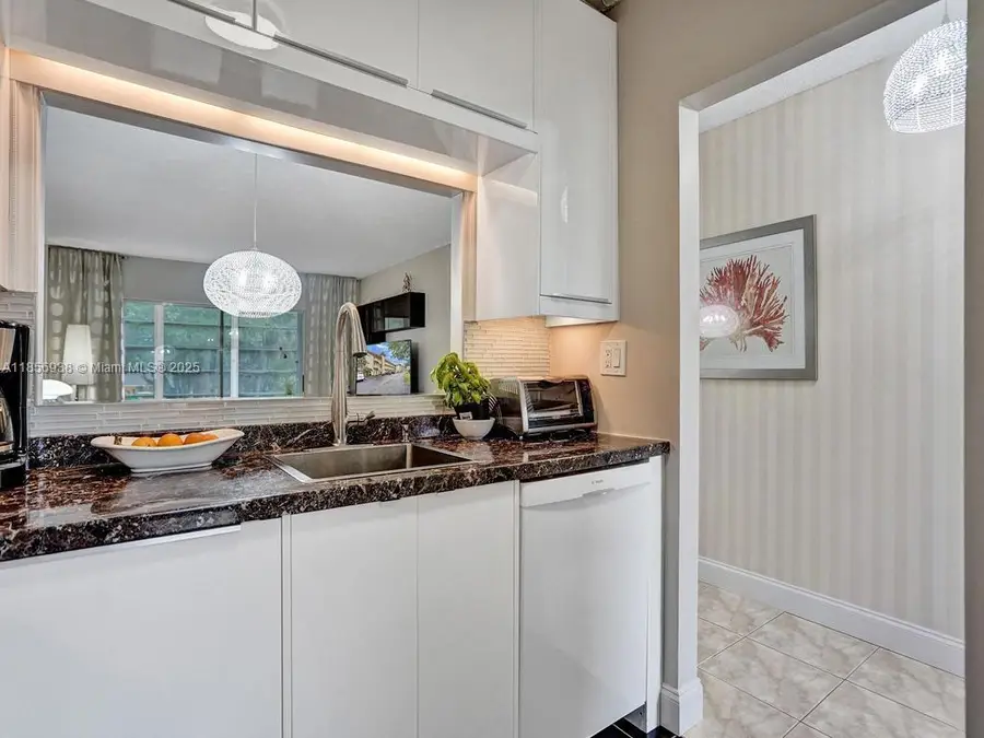 5102 NW 36th St #511, Lauderdale Lakes, FL 33319 - Image #3