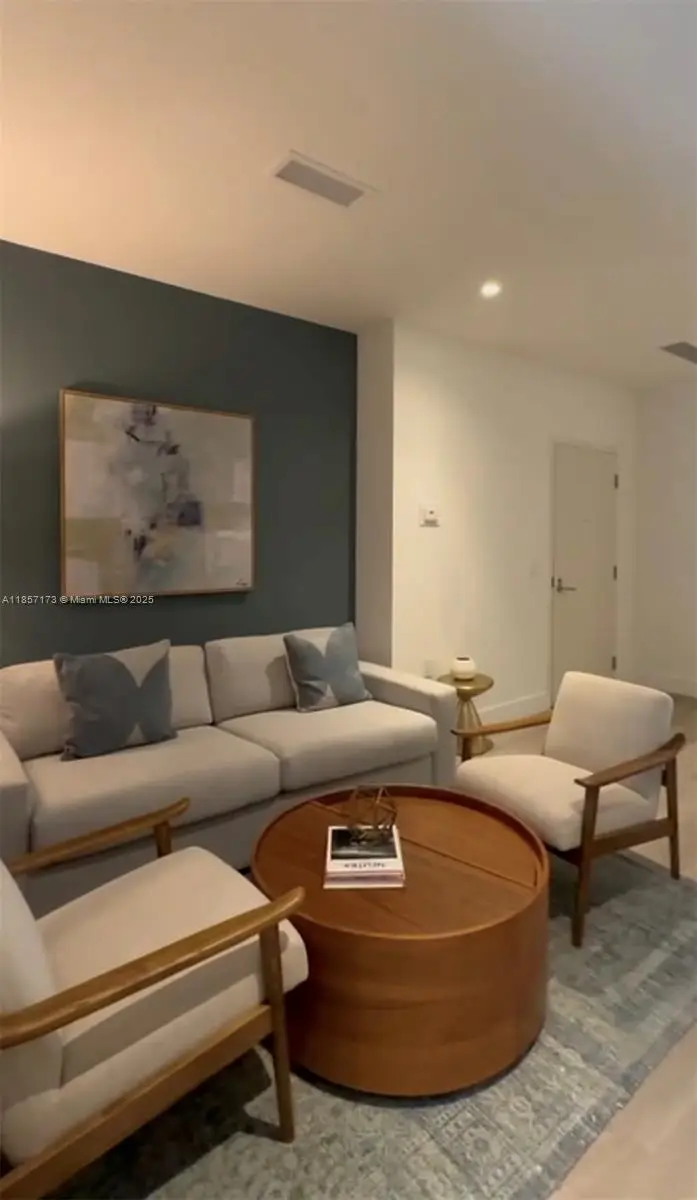 229 SW 9th St #403, Miami, FL 33130 - Image #1