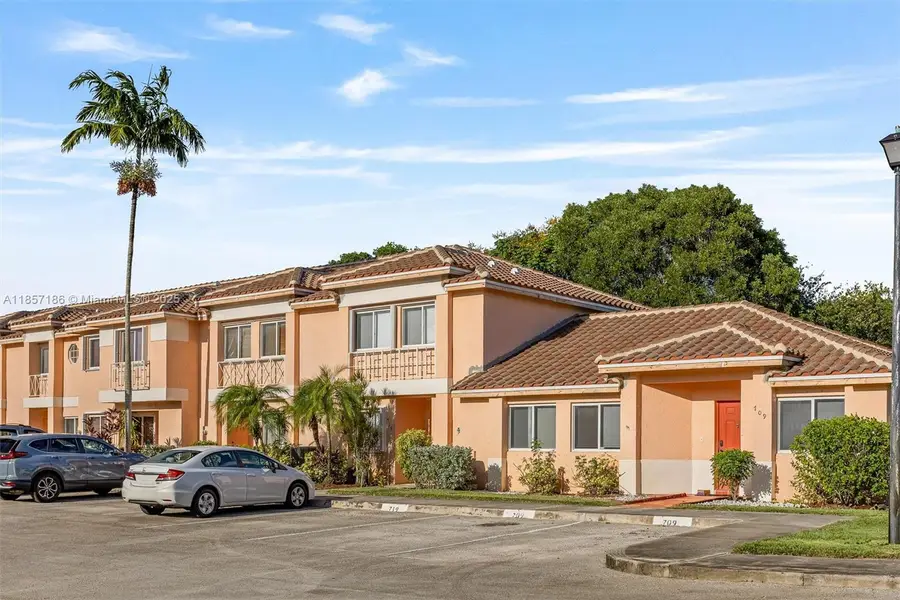 719 NW 208th Way, Pembroke Pines, FL 33029 - Image #2