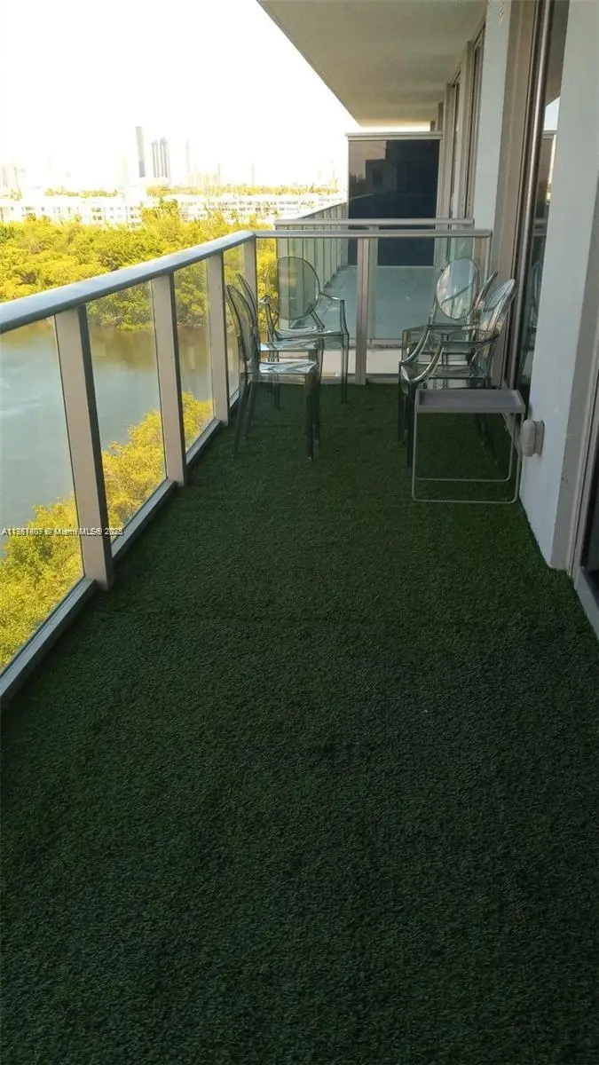 16385 Biscayne Blvd #805, North Miami Beach, FL 33160 - Image #2