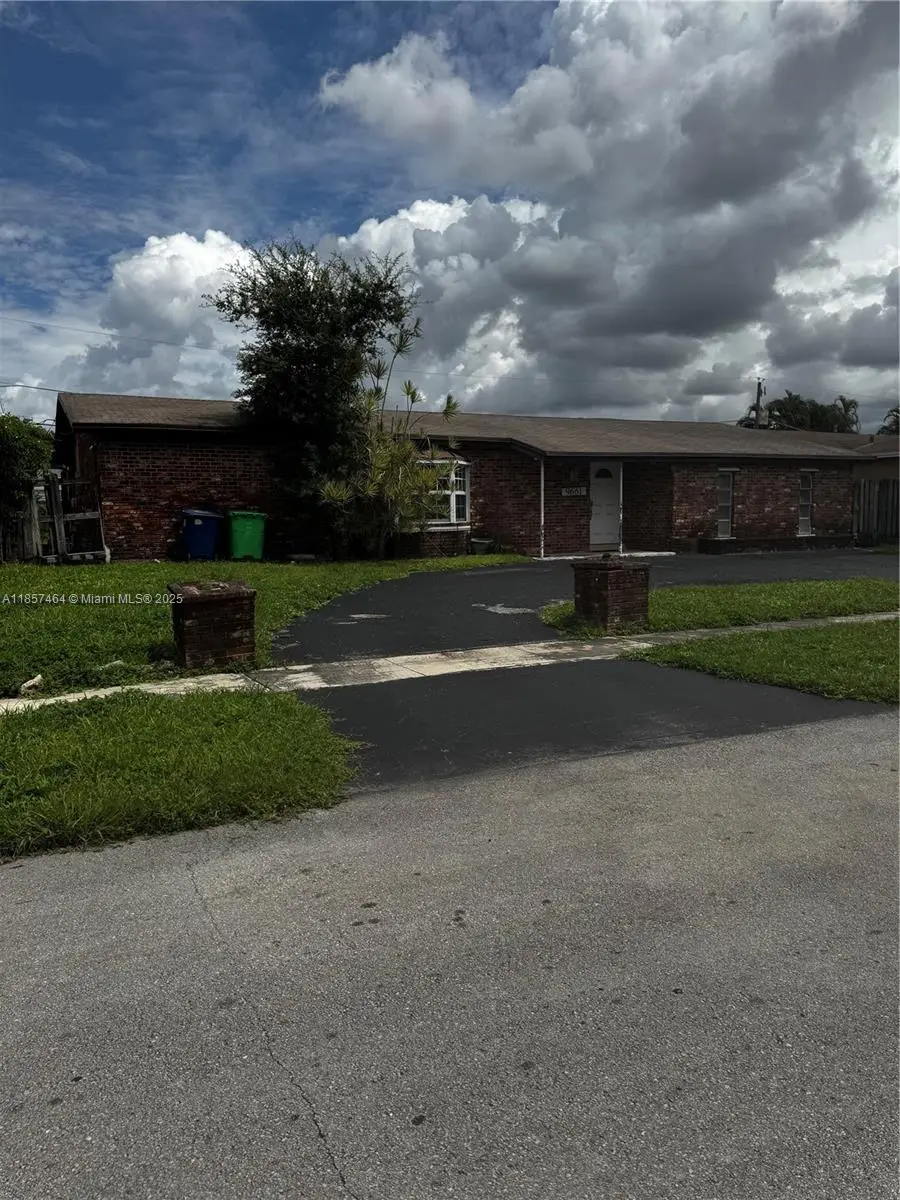 9661 NW 19th Pl, Sunrise, FL 33322 - #1