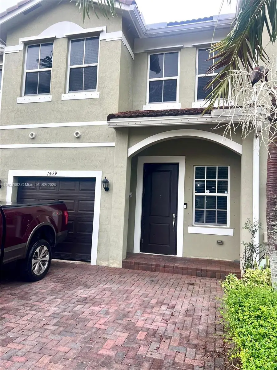 1429 SE 26th Ave, Homestead, FL 33035 - Image #2