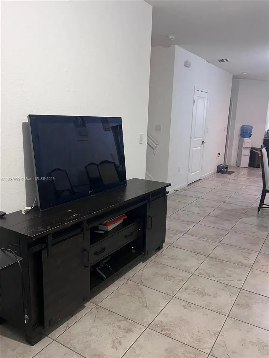 1429 SE 26th Ave, Homestead, FL 33035 - Image #3