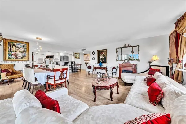 3800 Hillcrest Dr #411, Hollywood, FL 33021