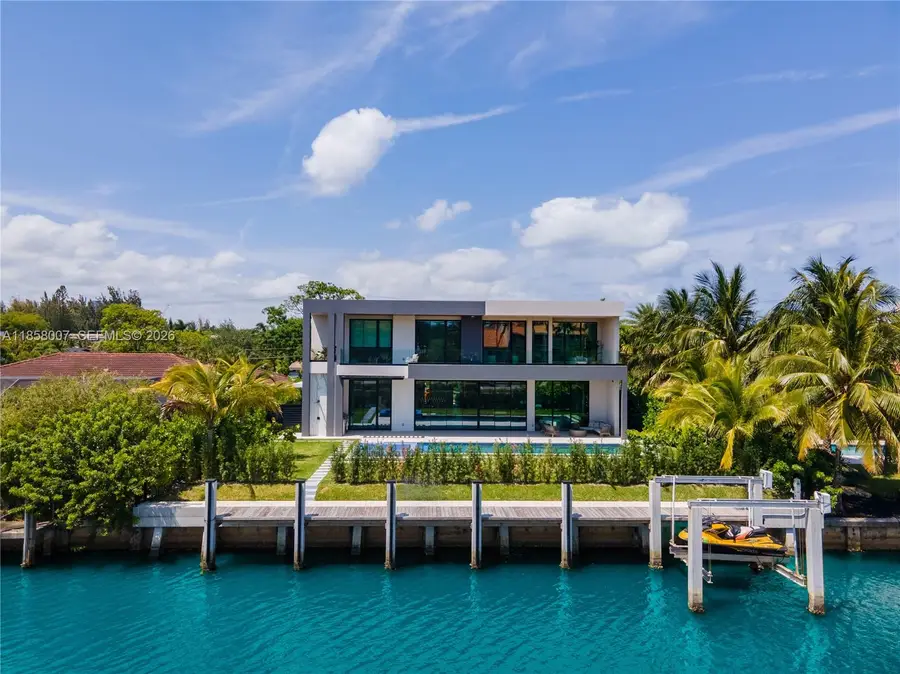 493 Holiday Dr, Hallandale Beach, FL 33009 - #2