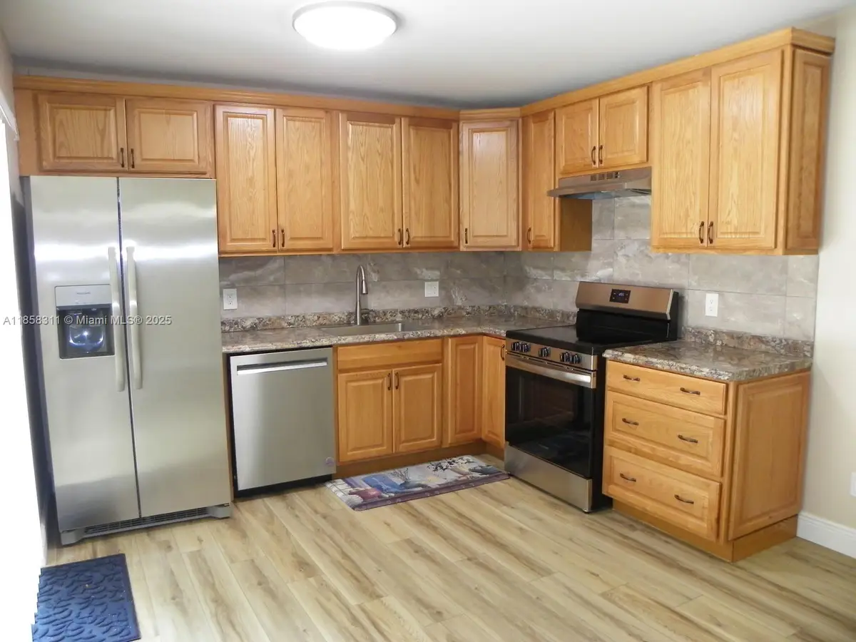 2578 Camelot Ct, Cooper City, FL 33026 - Image #1