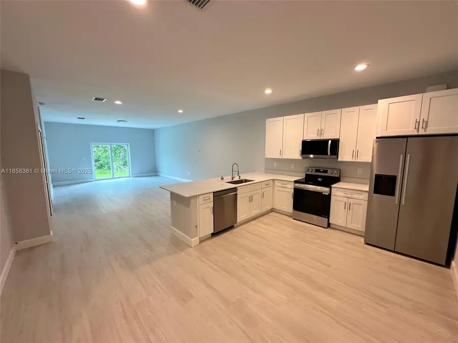 10385 Port Everglades St, Port Charlotte, FL 33981 - #2