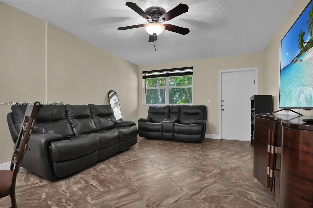 1333 E Hallandale Beach Blvd #112, Hallandale Beach, FL 33009 - #1