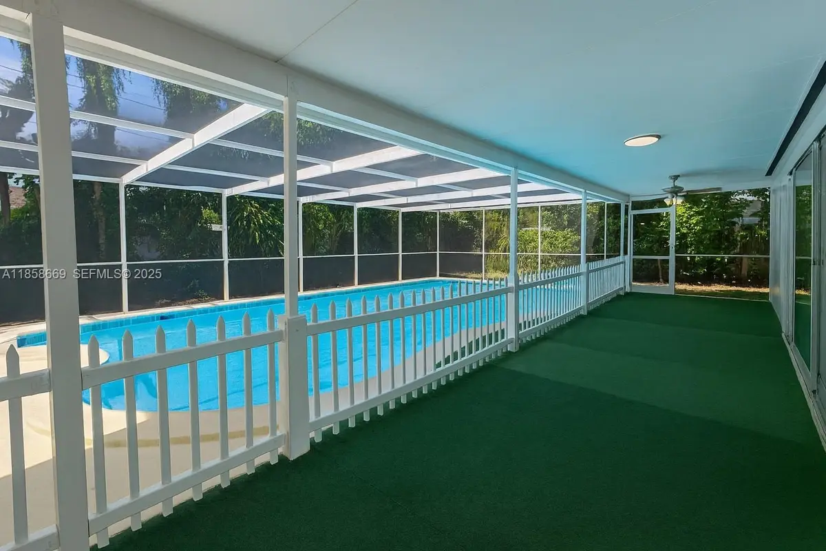 535 NE 158th St, Miami, FL 33162 - Image #1