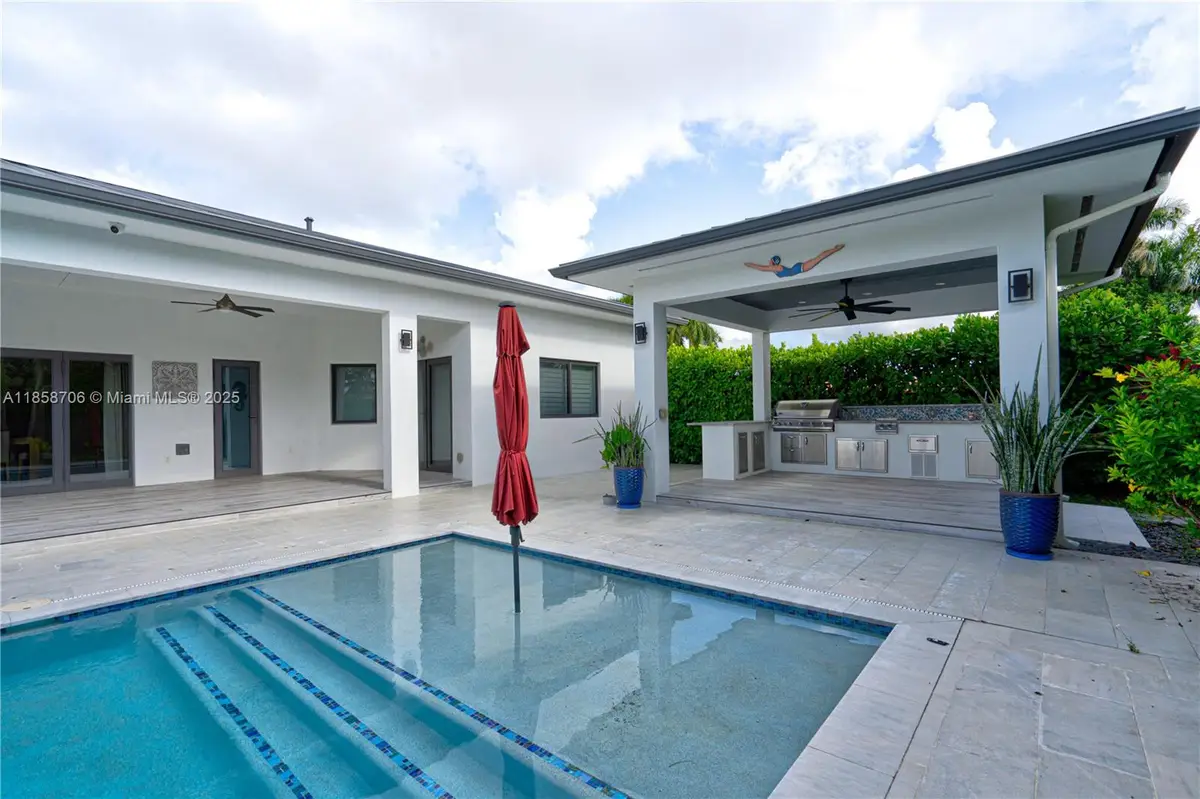 2521 SW 105th Ave, Miami, FL 33165 - Image #1