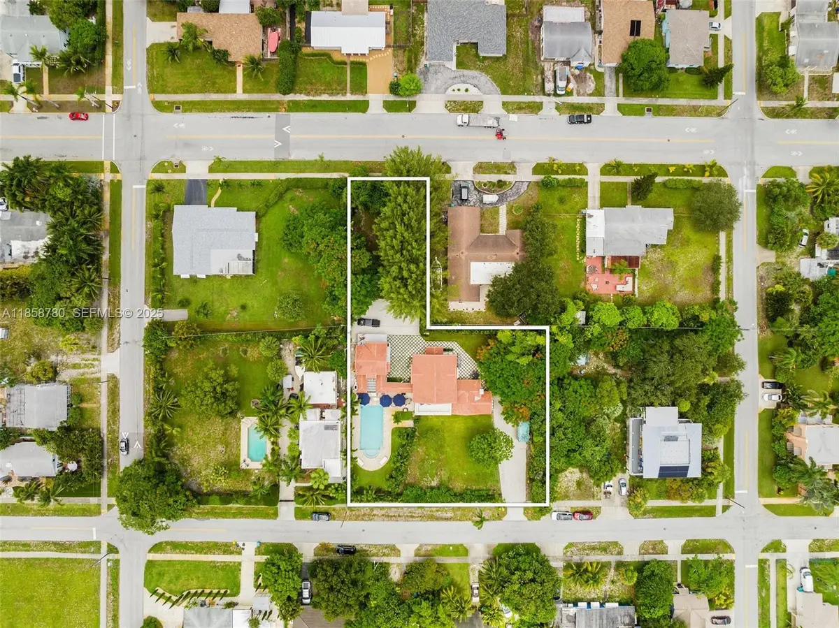 321 SW 1st Ave, Boynton Beach, FL 33435 - Image #1