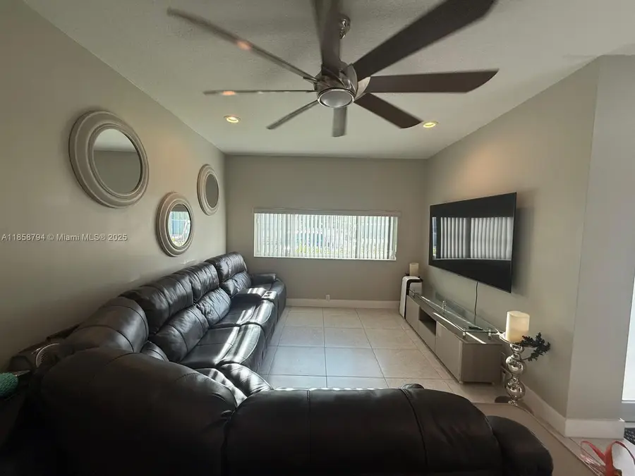 14 SW 7th Ave, Dania Beach, FL 33004 - Image #2