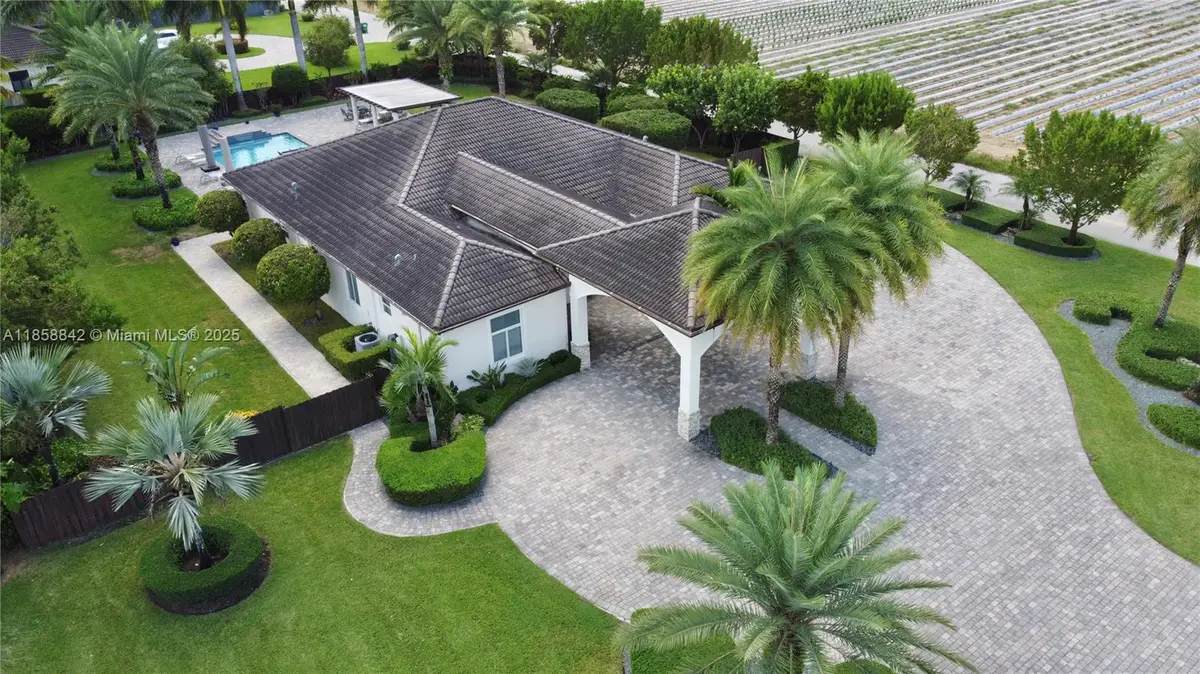 27410 SW 172nd Ave, Homestead, FL 33031 - Image #1