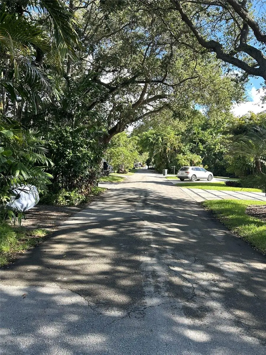 10536 NE 3rd Ave, Miami Shores, FL 33138 - Image #3