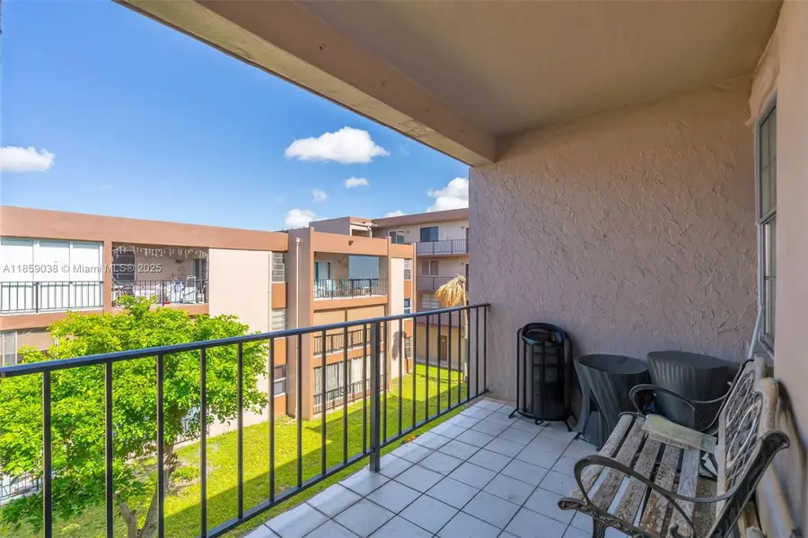 1900 W 68th St #F302, Hialeah, FL 33014 - Image #2