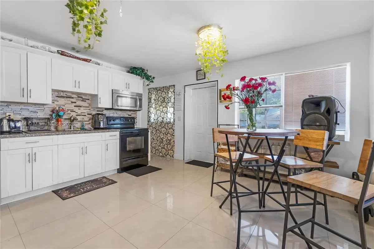 2128 Cleveland St, Hollywood, FL 33020 - Image #1