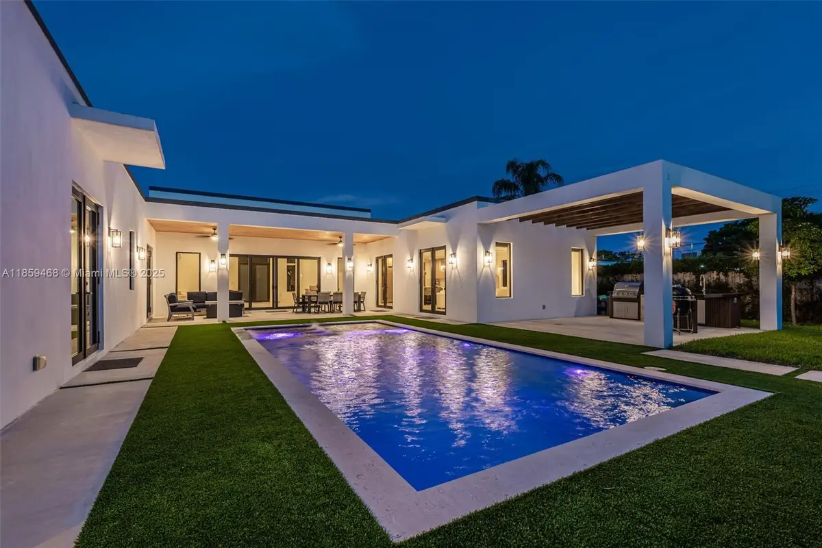 5928 SW 69th Ave, Miami, FL 33143 - Image #1