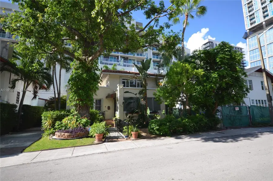 334 NE 26th Ter, Miami, FL 33137 - Image #2