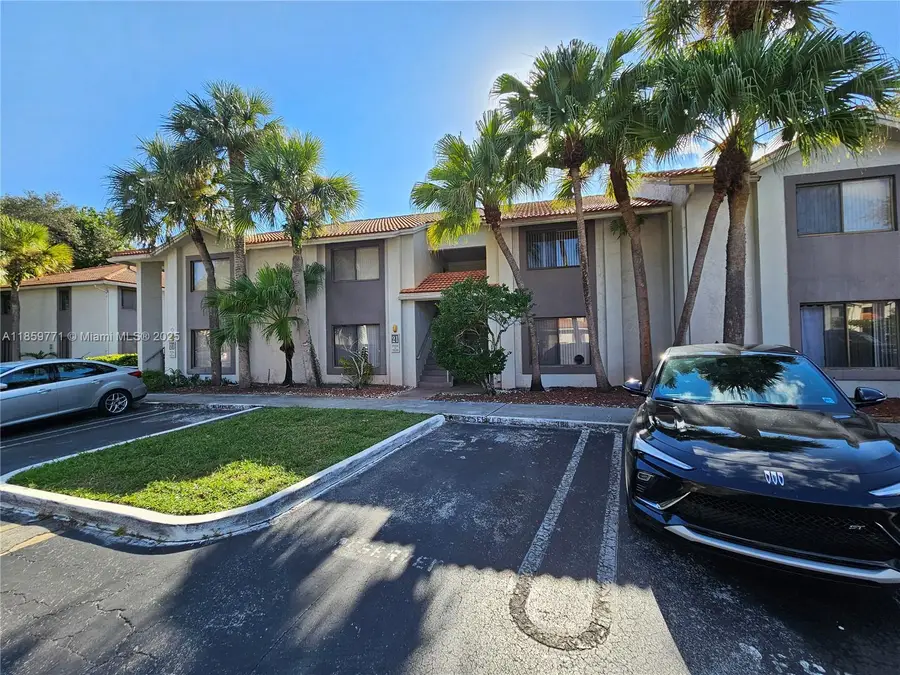 3228 Coral Lake Ln #3228, Coral Springs, FL 33065 - Image #2