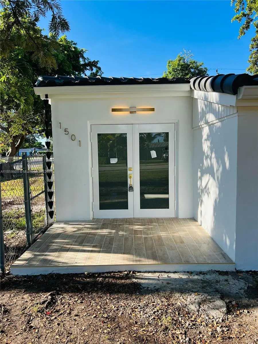 1501 NE 176th St, North Miami Beach, FL 33162 - Image #2