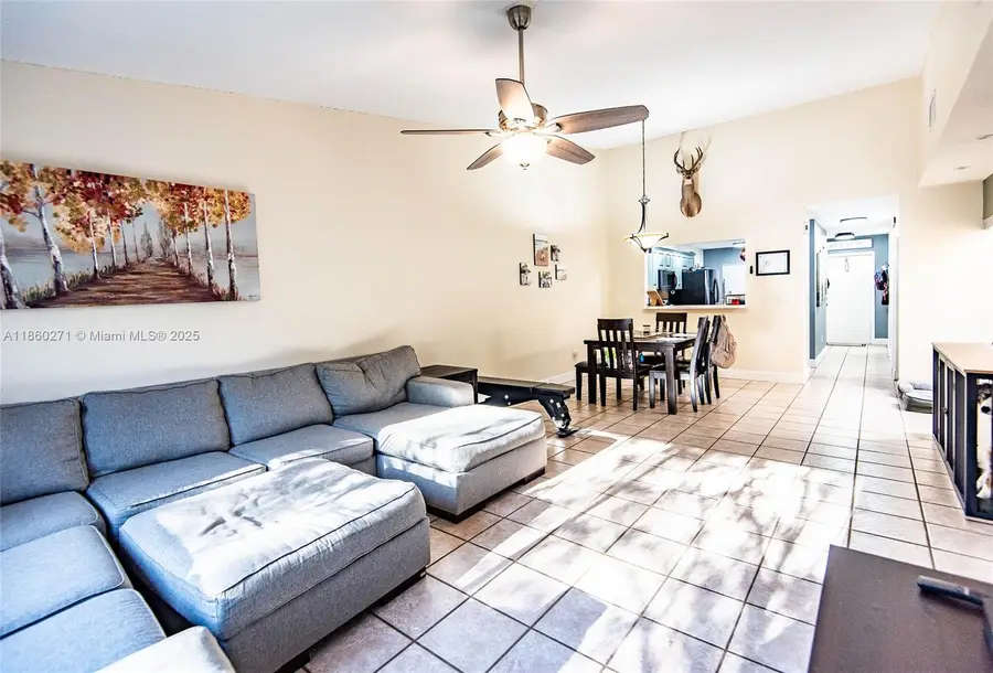 895 SW 120th Way, Davie, FL 33325 - Image #2