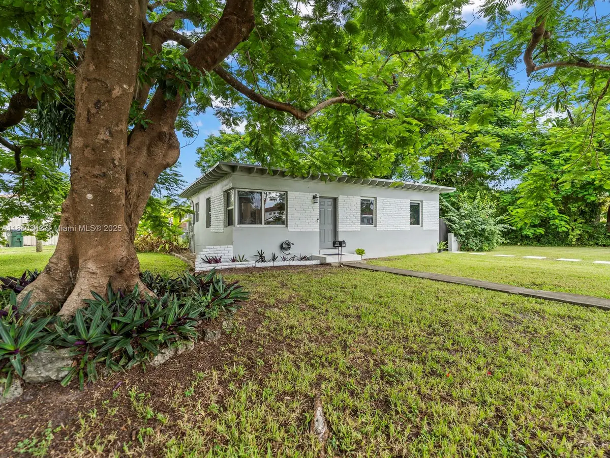201 Flagler Dr, Miami Springs, FL 33166 - Image #1