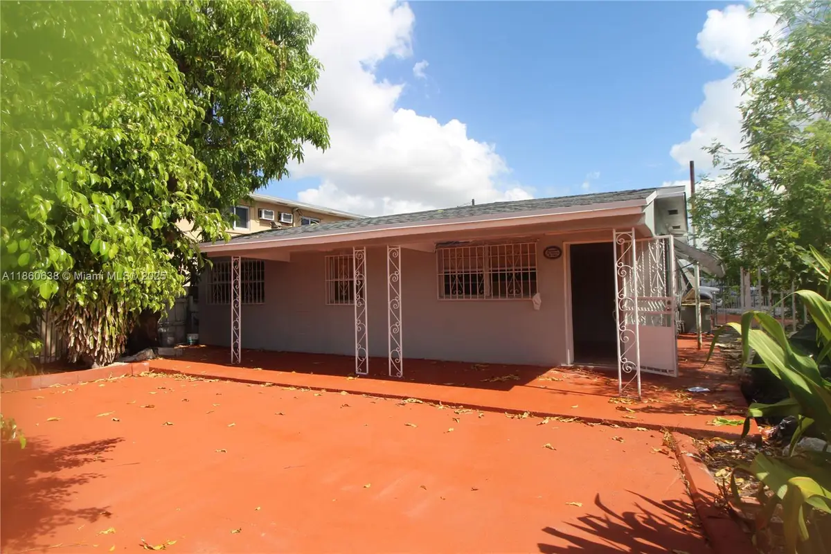 965 W 23rd St, Hialeah, FL 33010 - Image #1