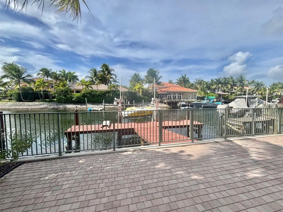 1141 Waterside Ln, Hollywood, FL 33019 - Image #1
