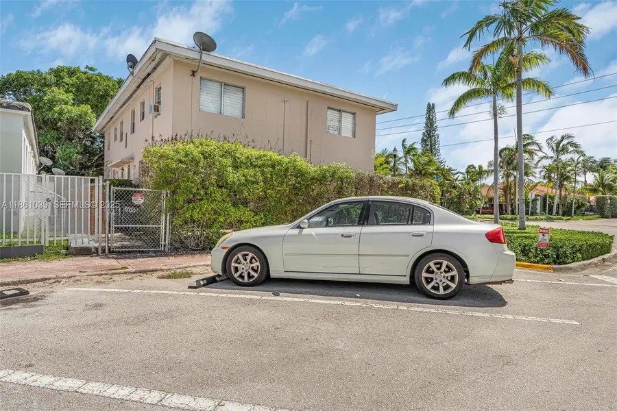 8031 Hawthorne Ave, Miami Beach, FL 33141 - Image #3