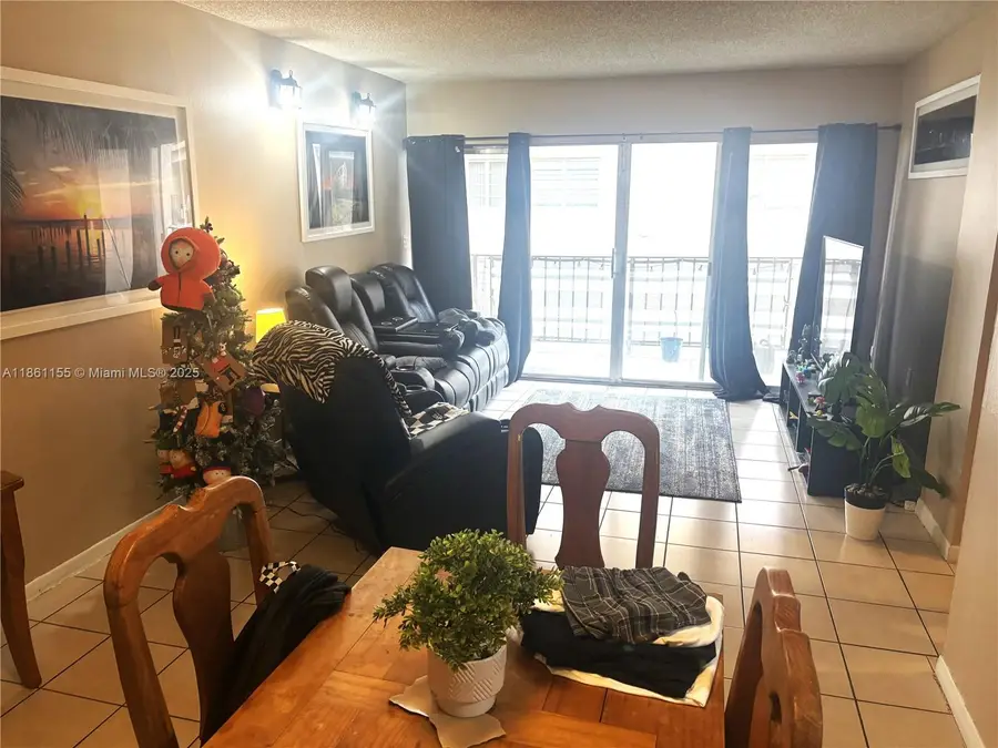 8889 Fontainebleau Blvd #204, Miami, FL 33172 - Image #2