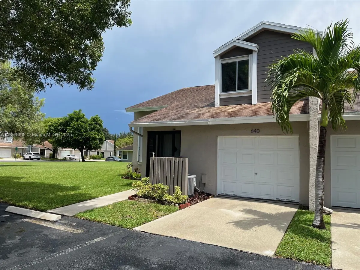 640 Woodgate Ln #A, Sunrise, FL 33326 - Image #1