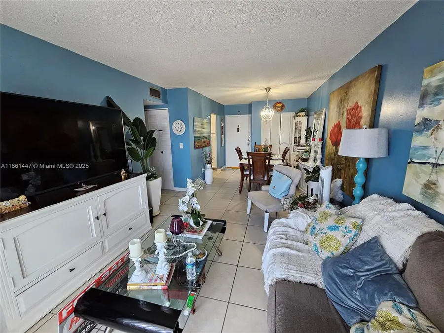 6820 W Flagler St #202, Miami, FL 33144 - Image #3