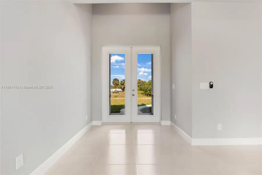 5028 N Peachtree Cir, Port Labelle, FL 33935 - Image #2