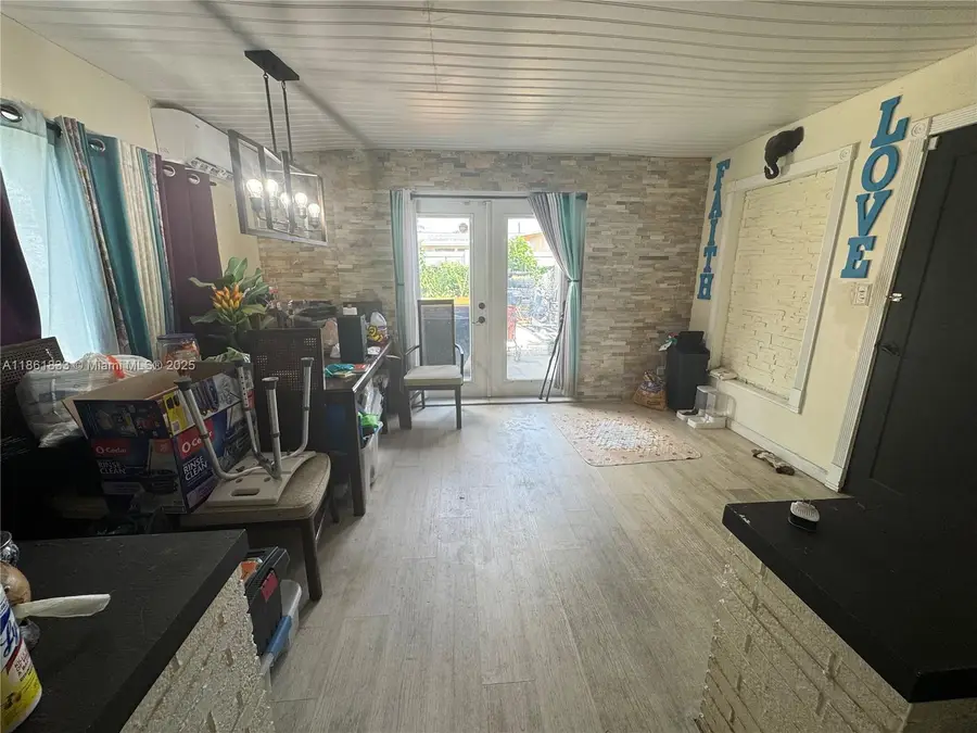 3525 SW 15th Ct, Fort Lauderdale, FL 33312 - Image #2