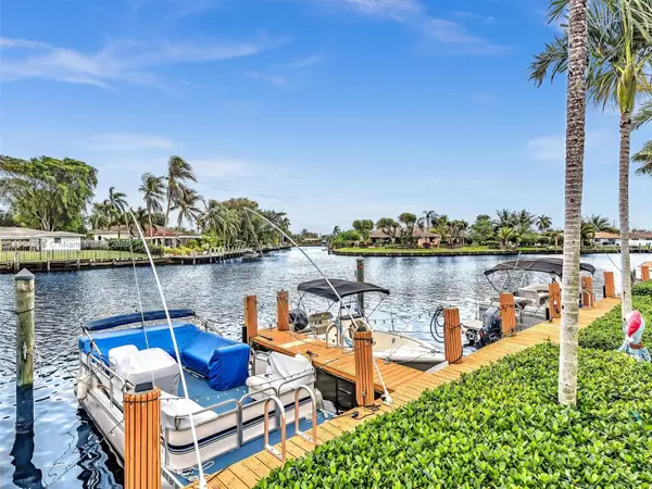 120 Cypress Club Dr #202, Pompano Beach, FL 33060