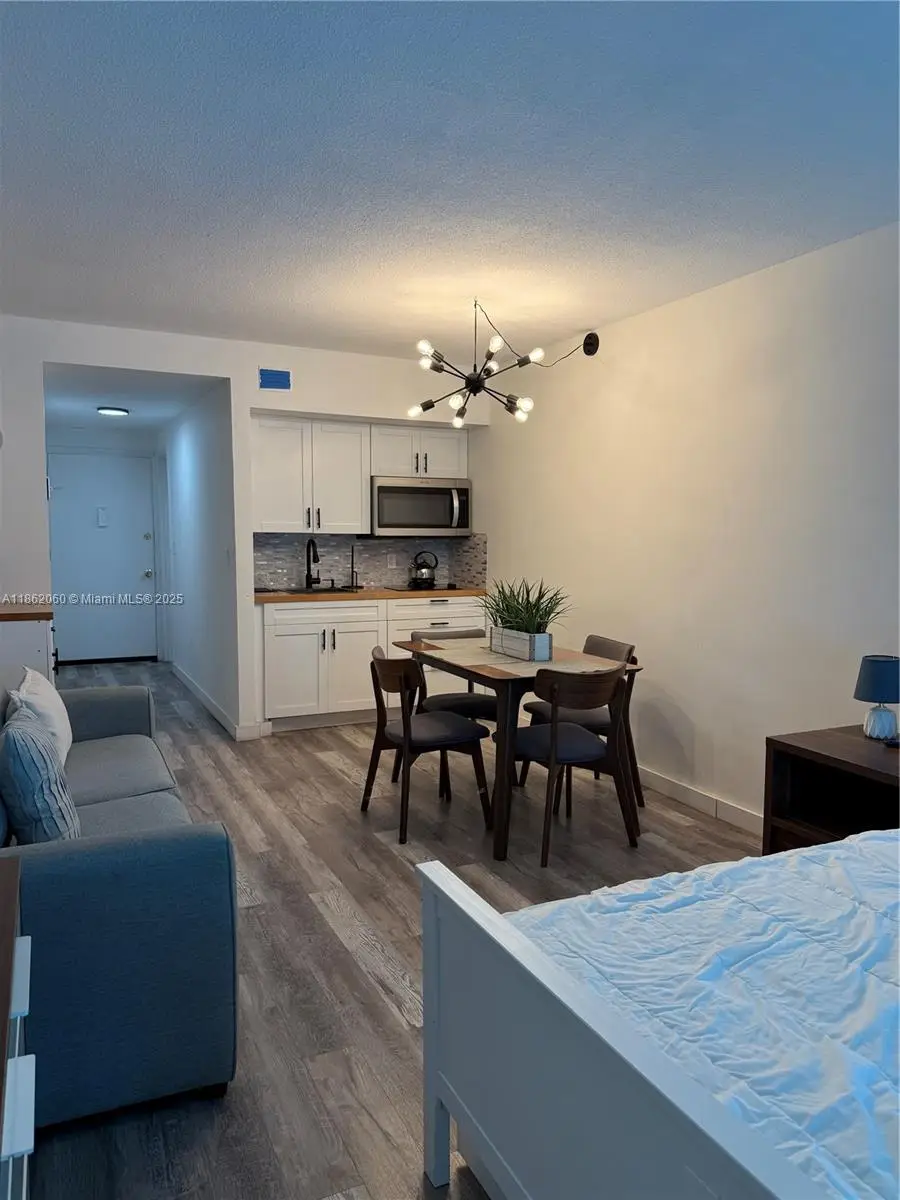 400 Kings Point Dr #105, Sunny Isles Beach, FL 33160 - Image #2