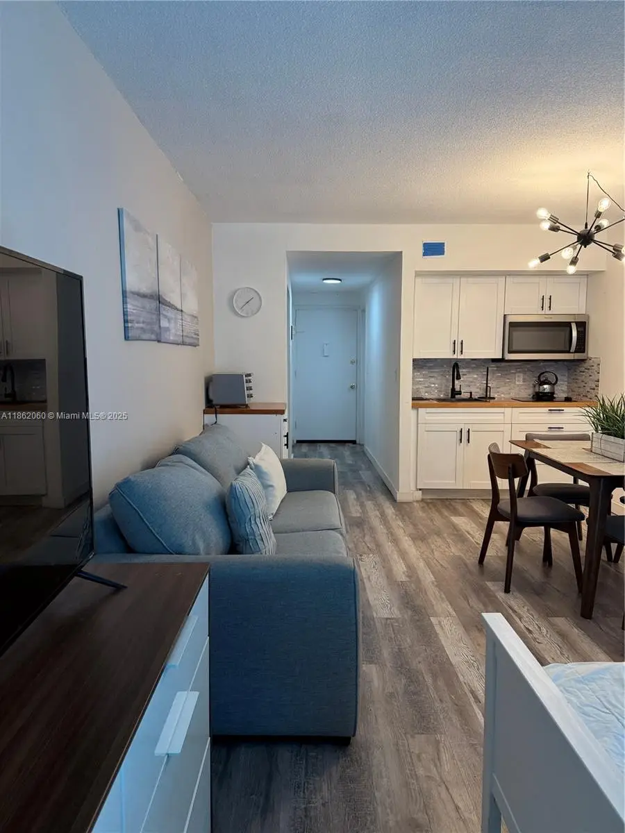 400 Kings Point Dr #105, Sunny Isles Beach, FL 33160 - Image #3