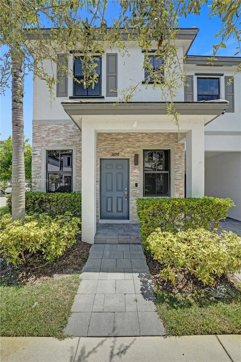 1600 SW 28 Street, Fort Lauderdale, FL 33315 - Image #1