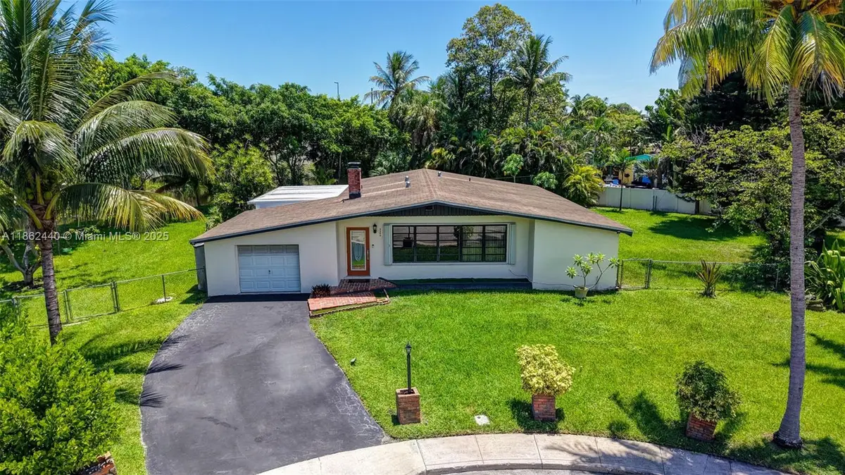 5240 Redwood Ct, Plantation, FL 33317 - Image #1