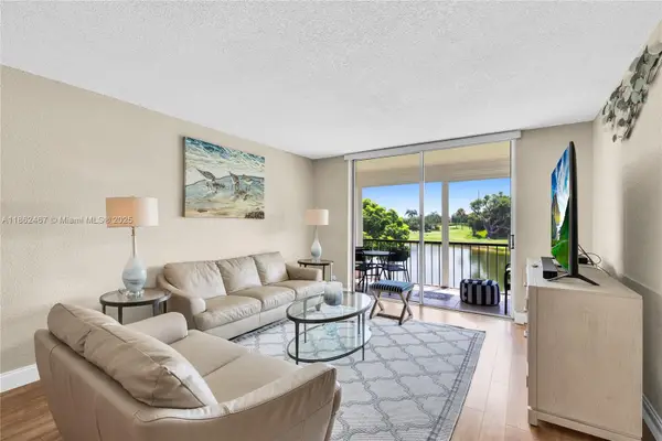 9320 S Hollybrook Lake Dr #203, Pembroke Pines, FL 33025