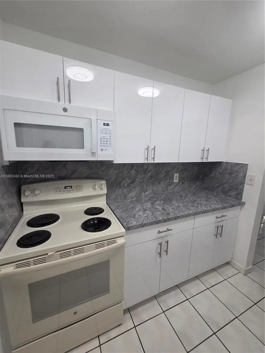 348 S Federal Hwy #5, Dania Beach, FL 33004 - Image #3