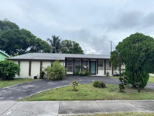 1301 NW 175th St, Miami Gardens, FL 33169 - Image #1