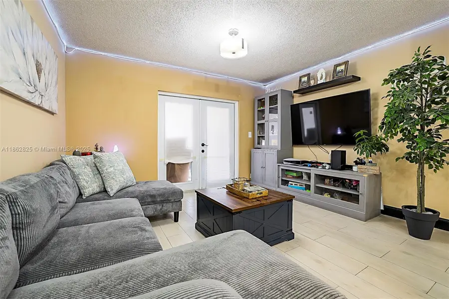 1705 W 57th St #506, Hialeah, FL 33012 - Image #3