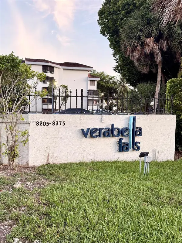 8365 SW 152nd Ave #PH4, Miami, FL 33193