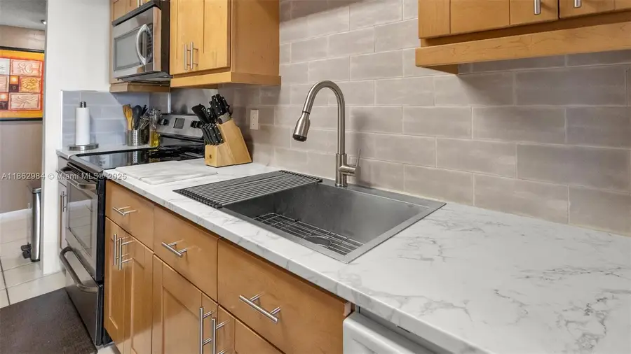 4174 Inverrary Dr #502, Lauderhill, FL 33319 - Image #3