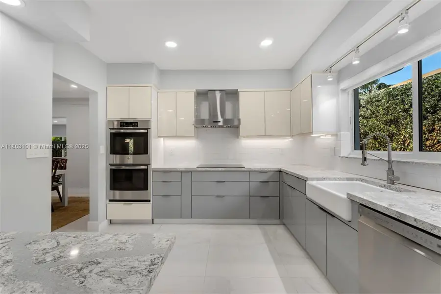 1410 Cleveland Rd, Miami Beach, FL 33141 - Image #3