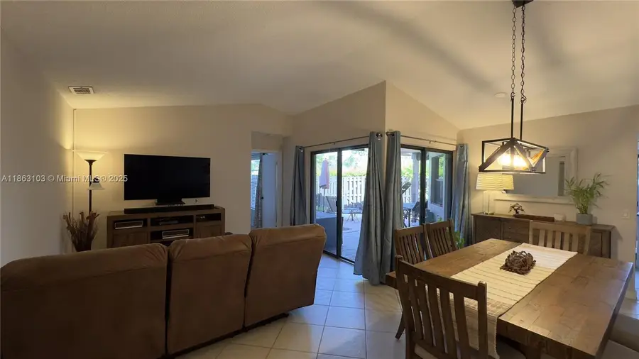 15205 SW 45th Ter #45E, Miami, FL 33185 - Image #2