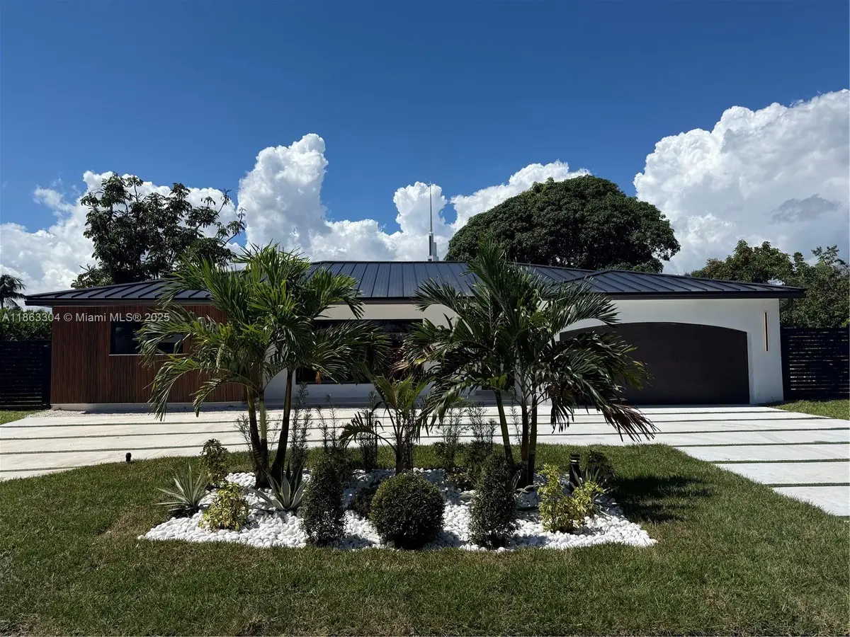 5561 NE 28th Ave, Fort Lauderdale, FL 33308 - Image #1